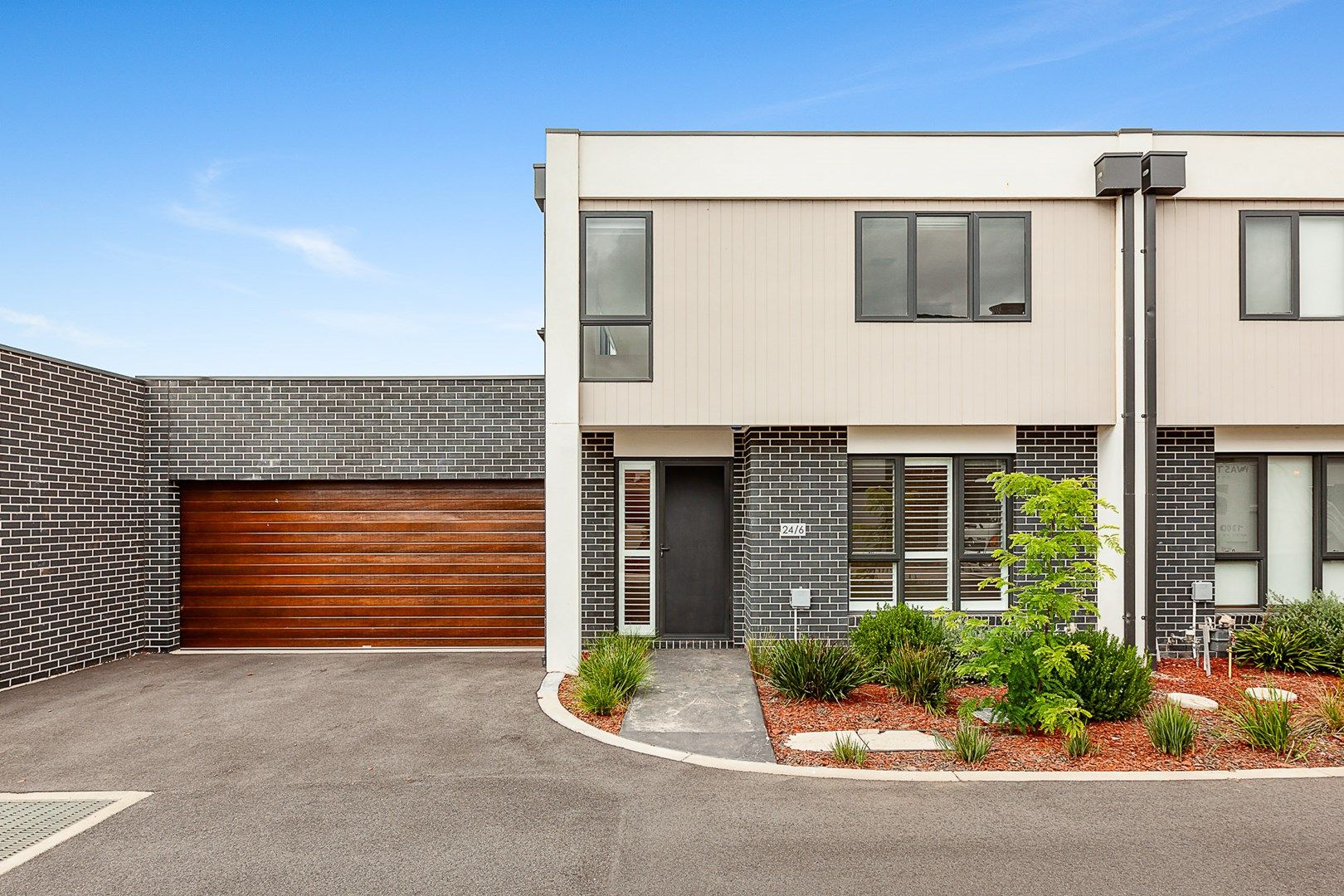 3 bedrooms Townhouse in 24/6 Hensley Road LALOR VIC, 3075