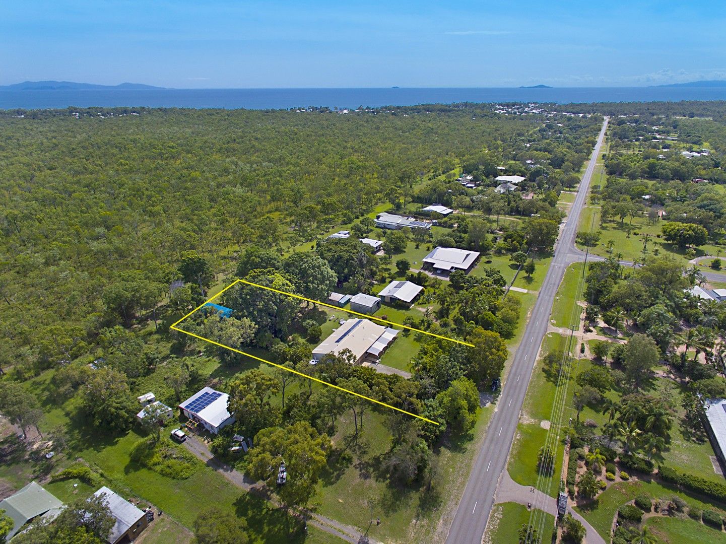 3 bedrooms Acreage / Semi-Rural in 43 Mystic Ave BALGAL BEACH QLD, 4816