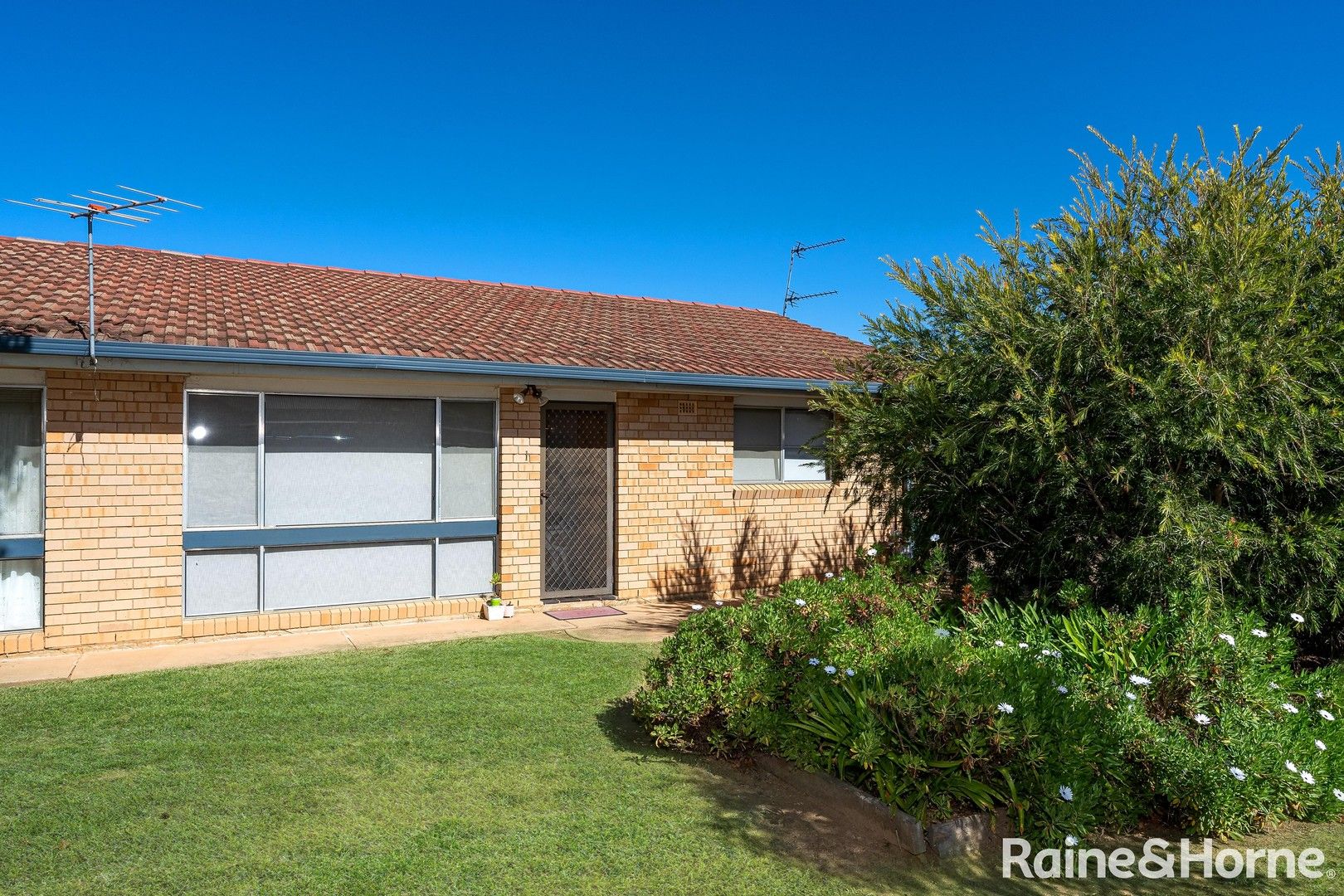 1/22 Inglis Street, Lake Albert NSW 2650, Image 0