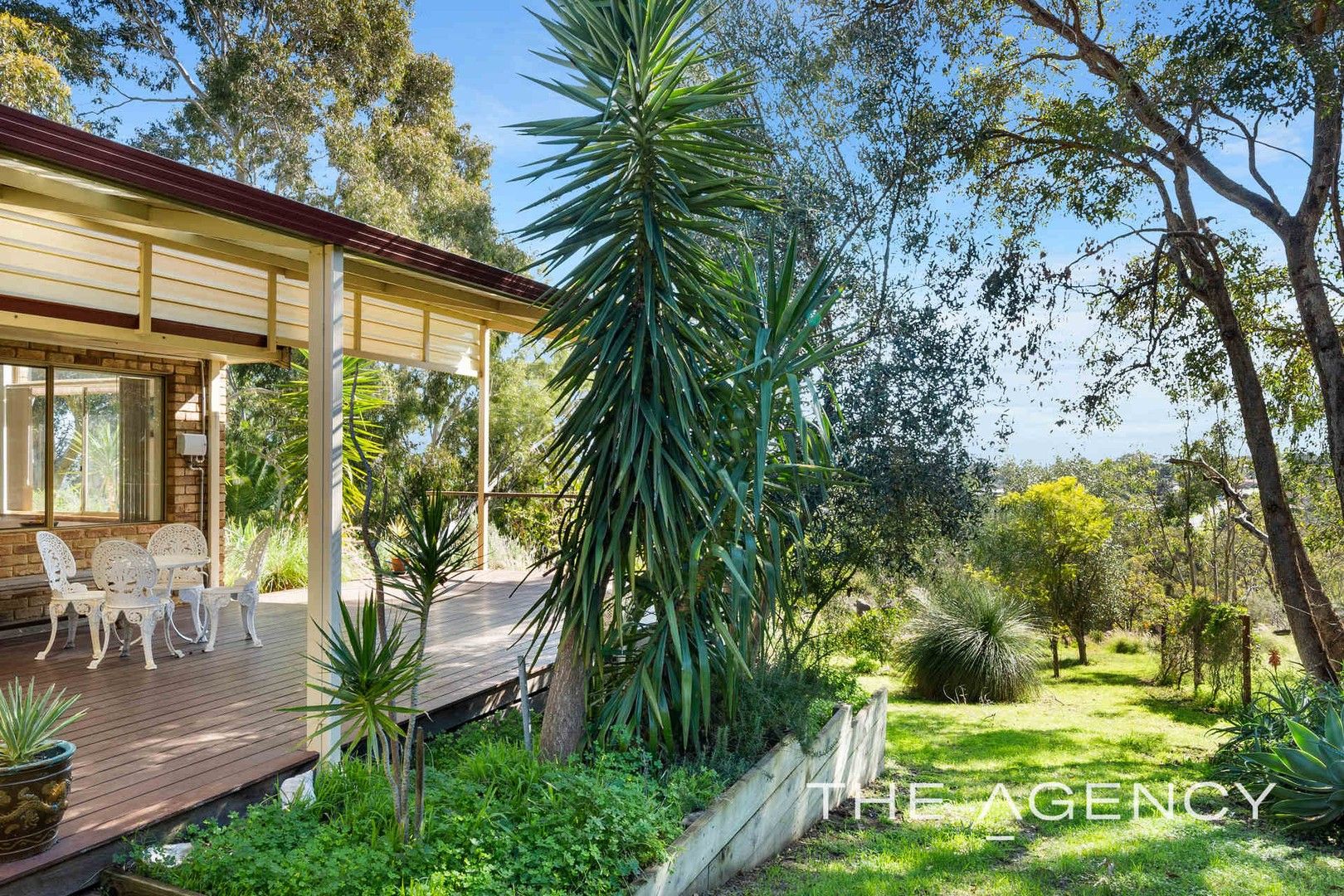 16 Grevillea Crescent, Swan View WA 6056, Image 0