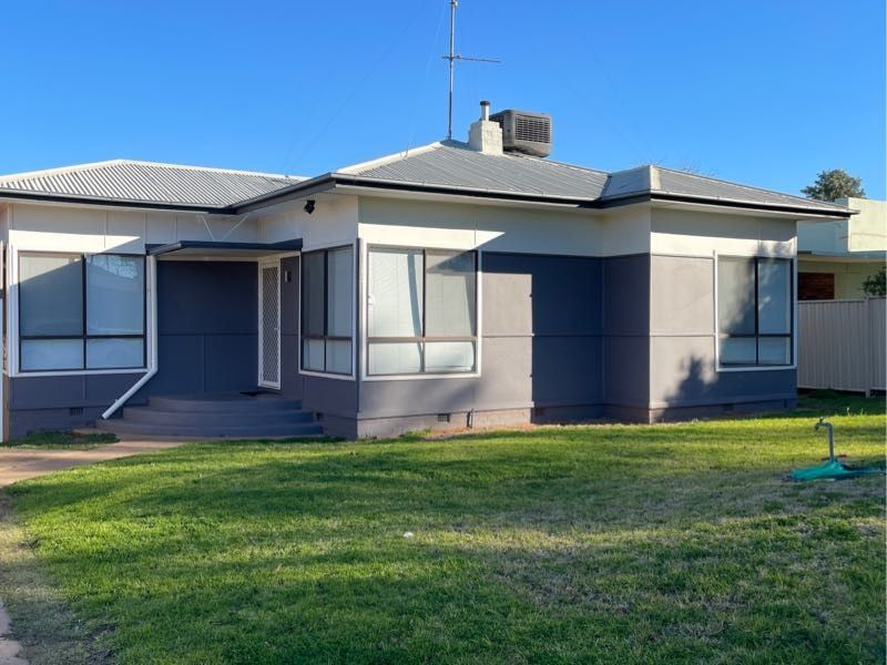 3 bedrooms House in 4 Sally LEETON NSW, 2705