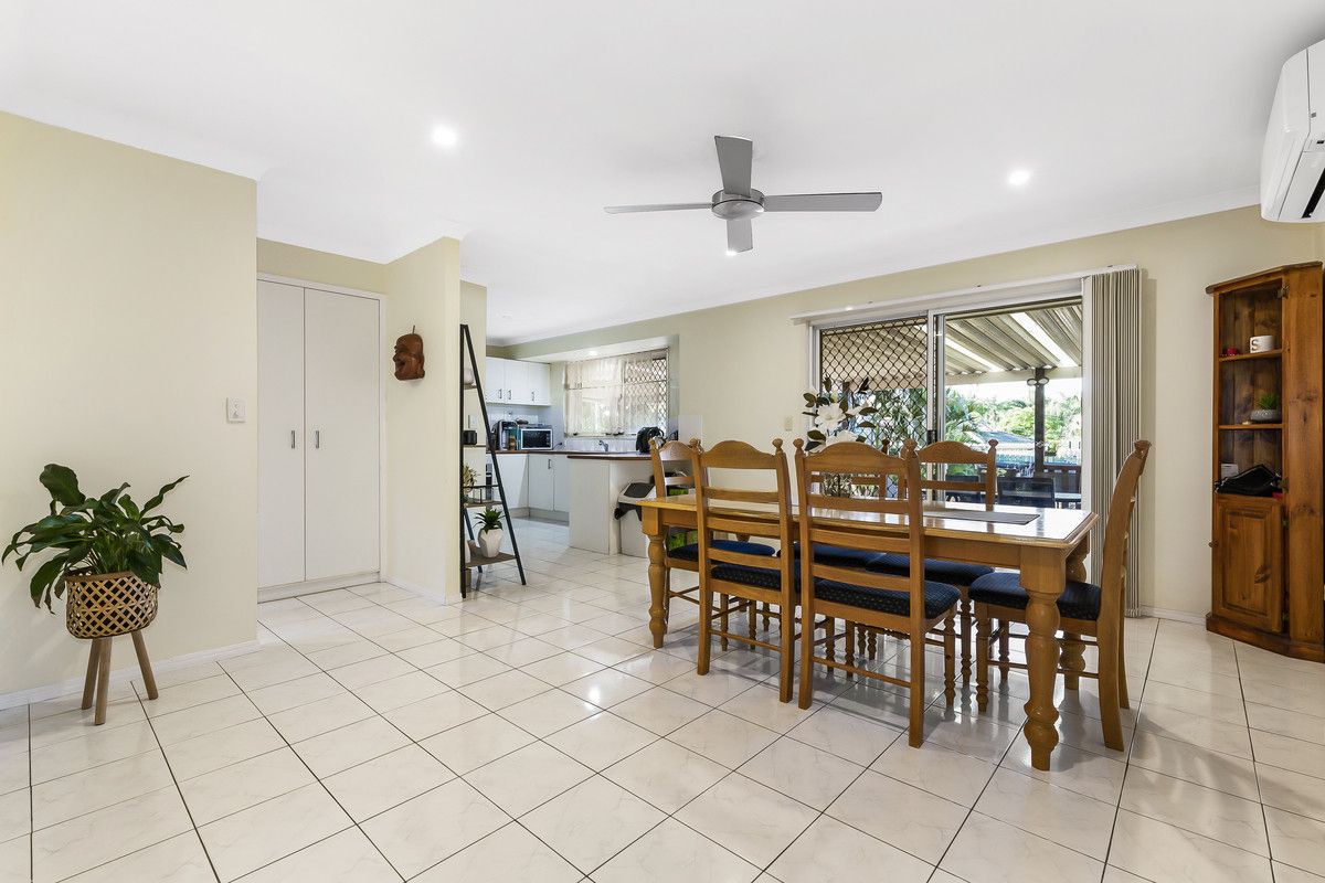 7 Stringybark Street, Regents Park QLD 4118, Image 2