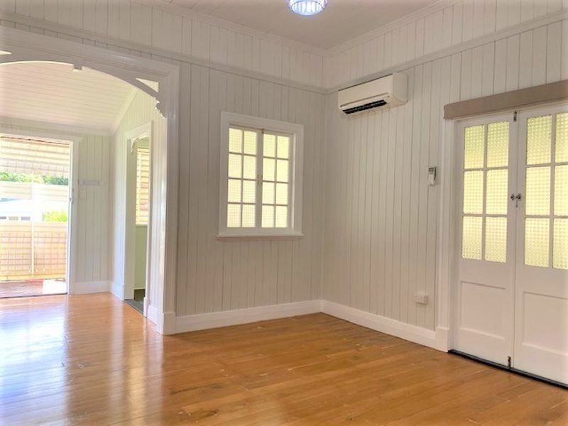 4 bedrooms House in 22 Thompson St SILKSTONE QLD, 4304