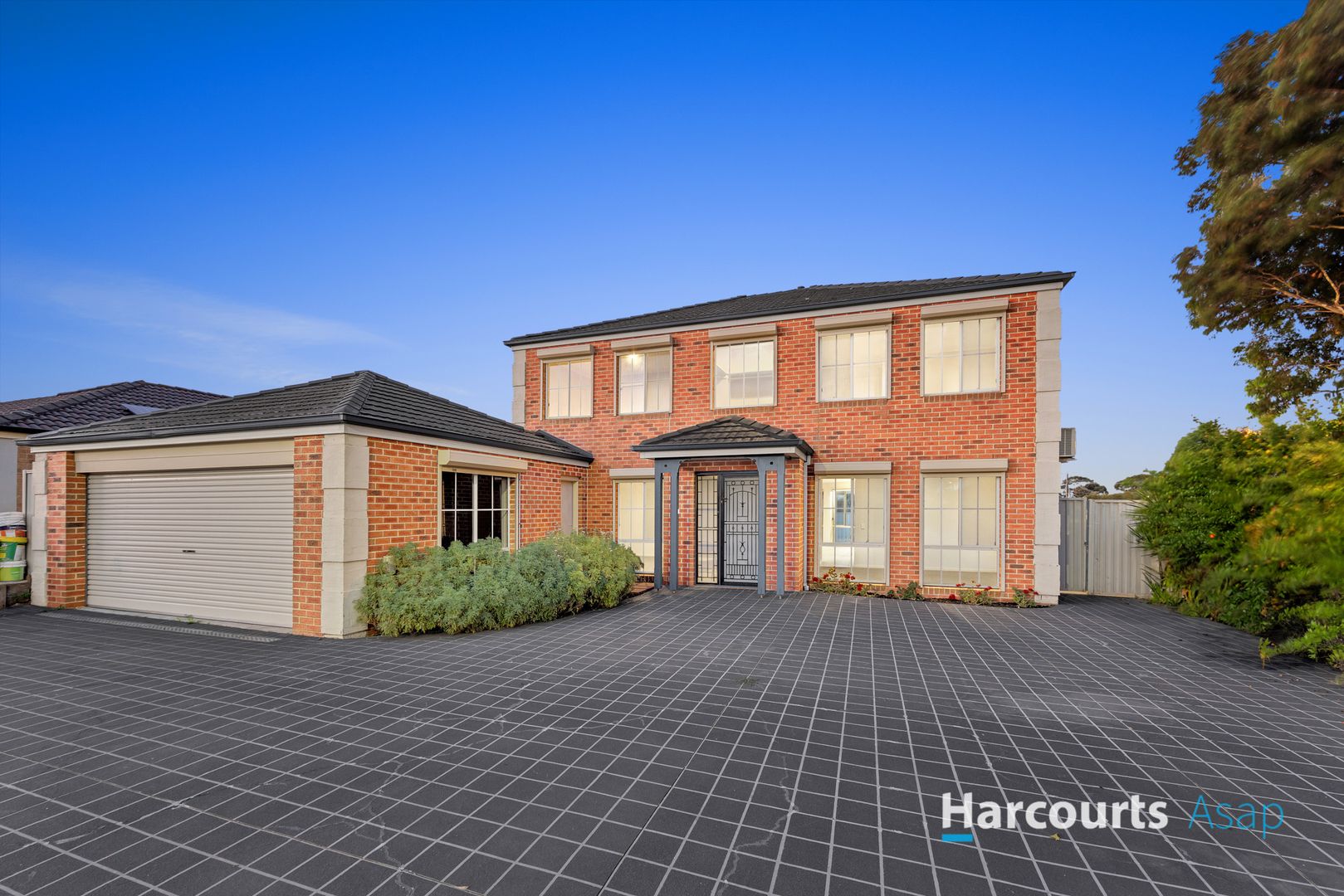 2 Ashbrook Way, Cranbourne West VIC 3977, Image 1