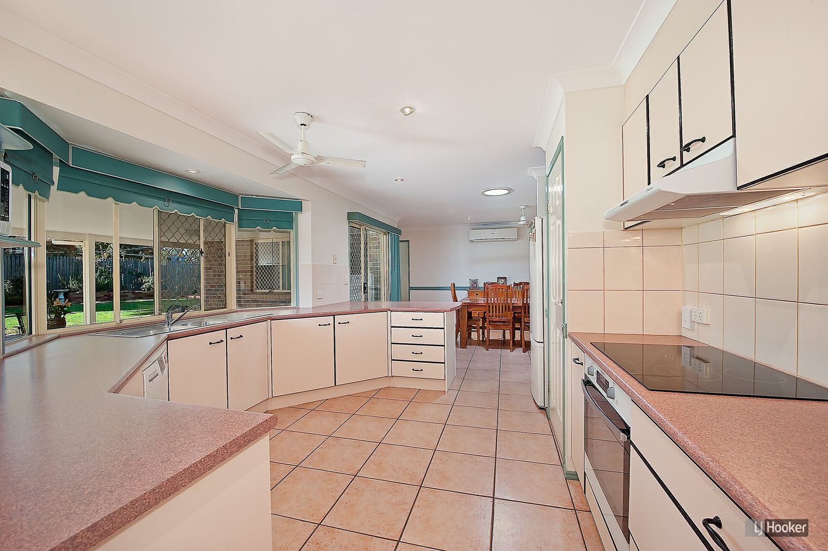 11 Brigalow Court, Murrumba Downs QLD 4503, Image 2