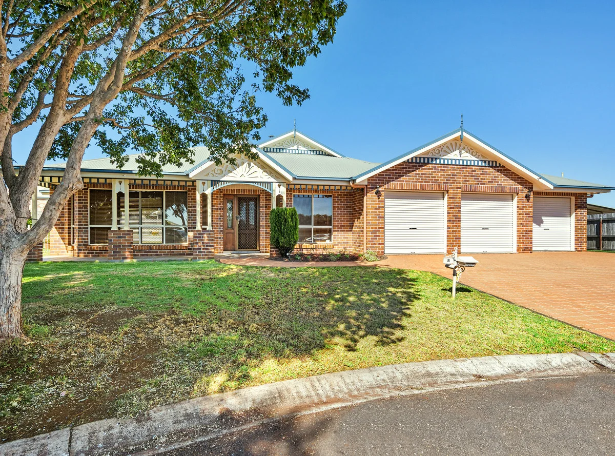 8 Beverley Close, Middle Ridge QLD 4350