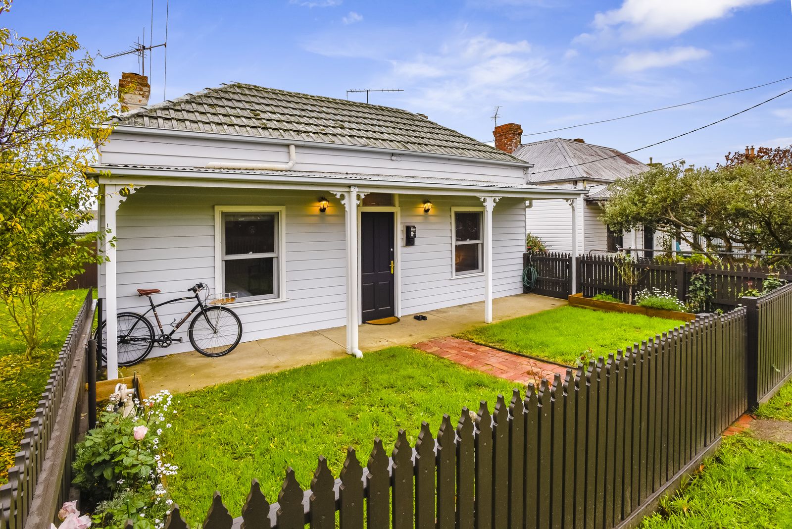 8 Yaldwyn Street West, Property History & Address Research