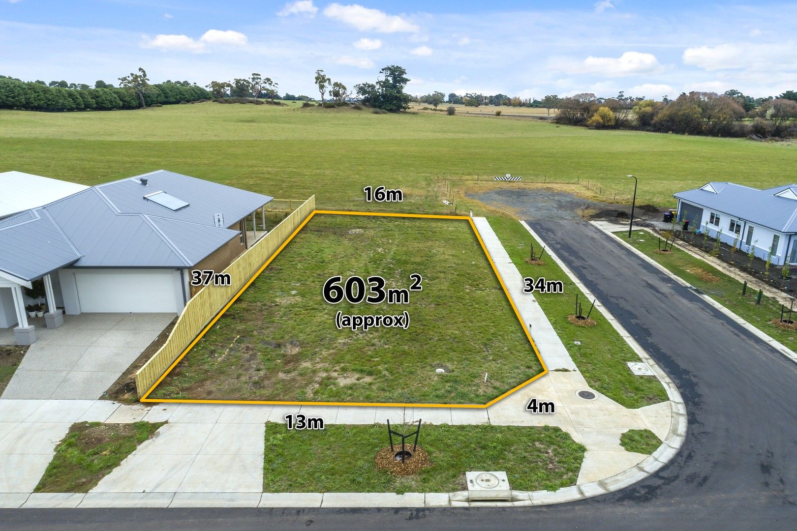 11 Tinsmith Drive, Kyneton VIC 3444, Image 2