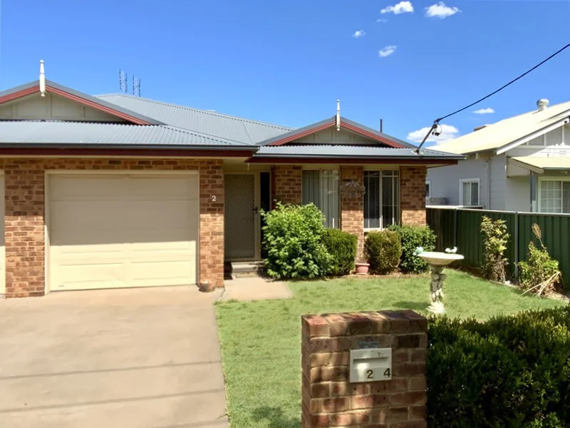 2/4 Parkes Street, Forbes NSW 2871