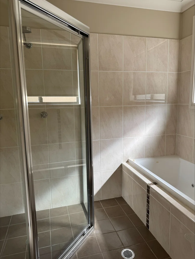 Additional image 13 of 9 Vaucluse Place, Parkes NSW 2870