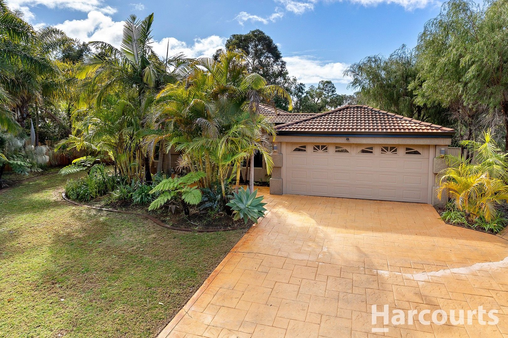 4 bedrooms House in 3 Dalton Way GREENFIELDS WA, 6210