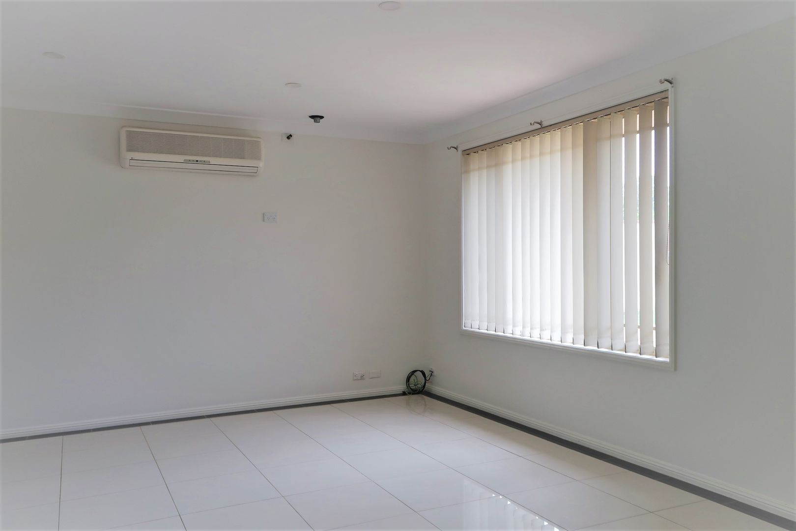 11 YERRINBOOL CL, Prestons NSW 2170 House For Rent Domain