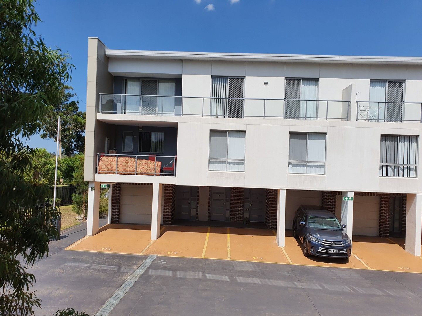 4 bedrooms Apartment / Unit / Flat in 7/8G Myrtle Street PROSPECT NSW, 2148