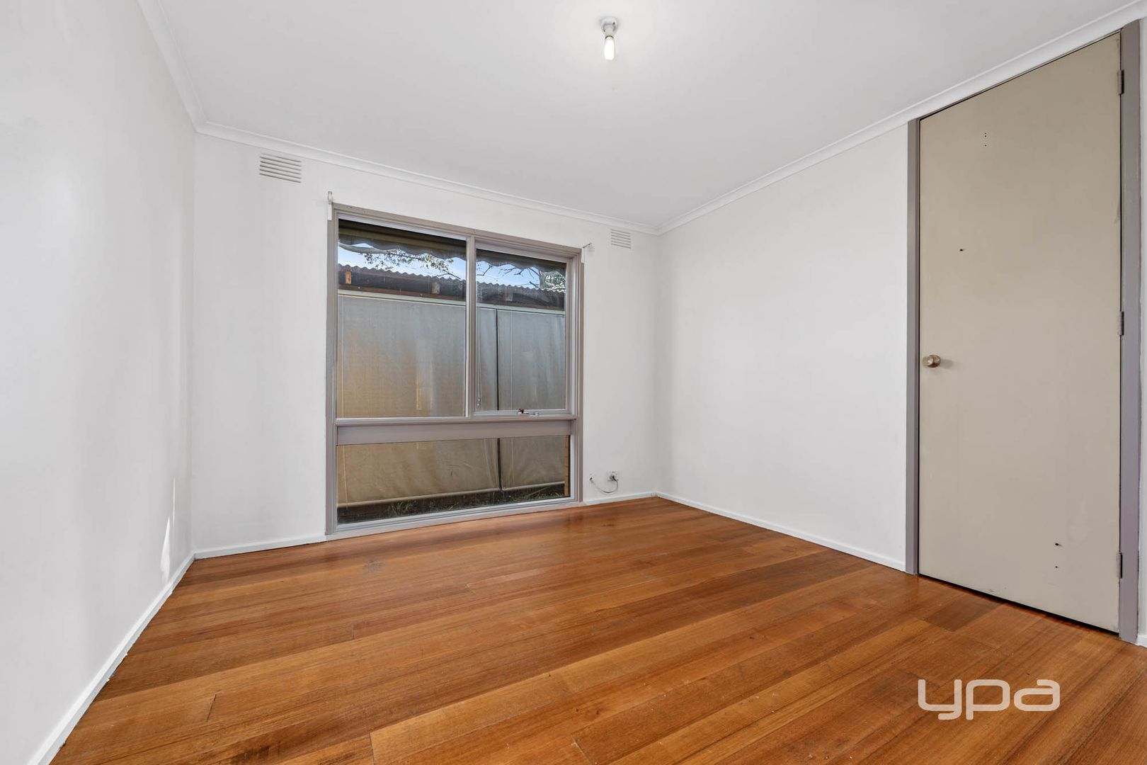 4 Lisbon Court, Kings Park VIC 3021, Image 2