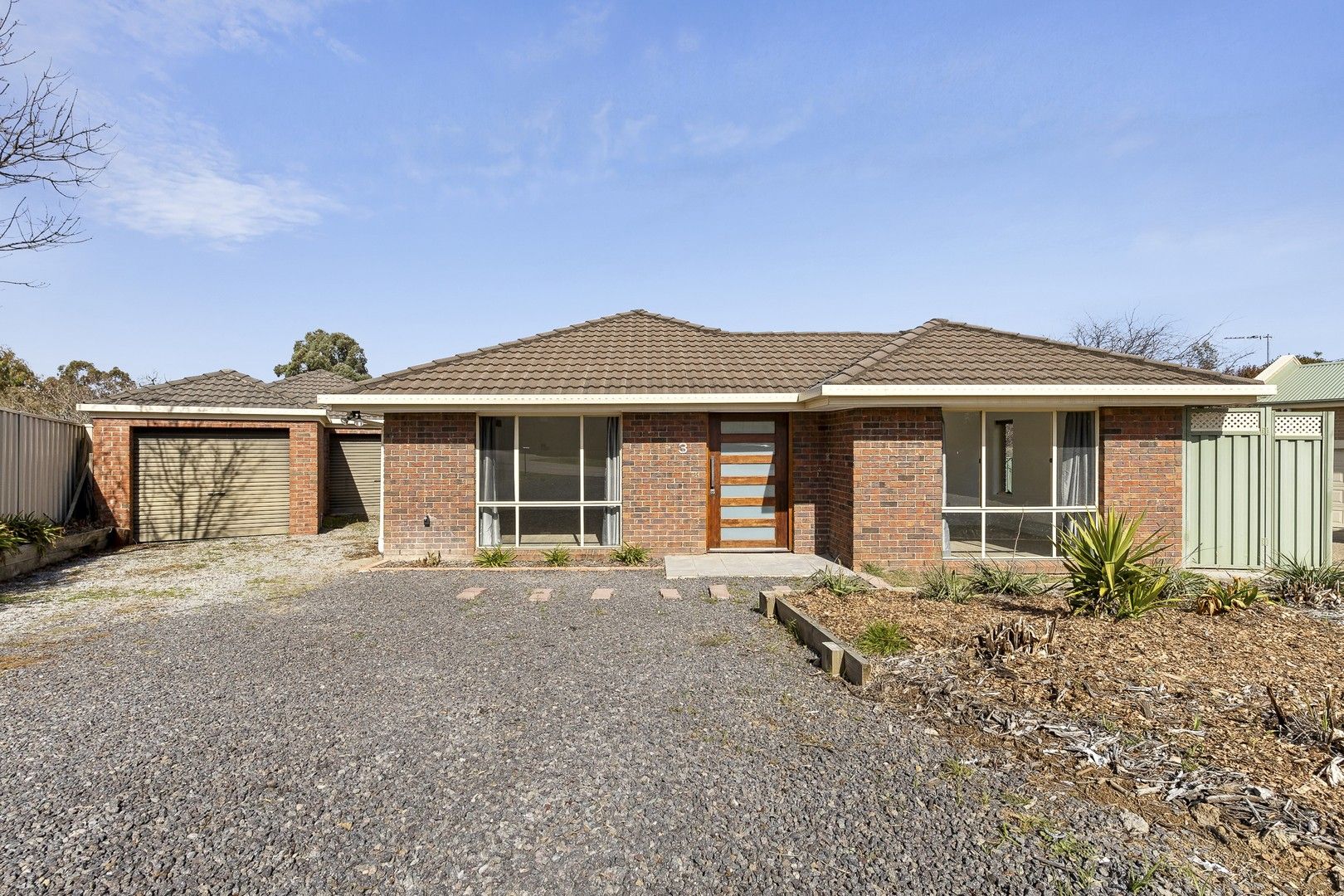 3 bedrooms House in 3 Hartt Place DUNLOP ACT, 2615