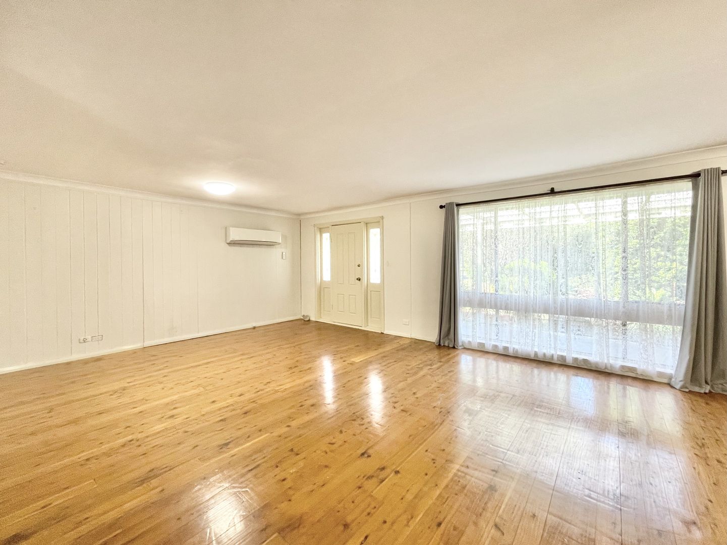 11 Borthwick Street, Minto NSW 2566 House For Rent 580 Domain