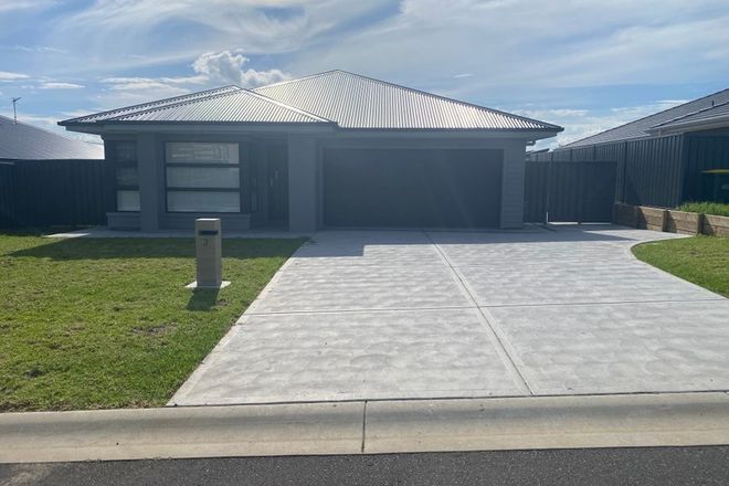 Picture of 3 MEADOW STREET, LOCHINVAR NSW 2321