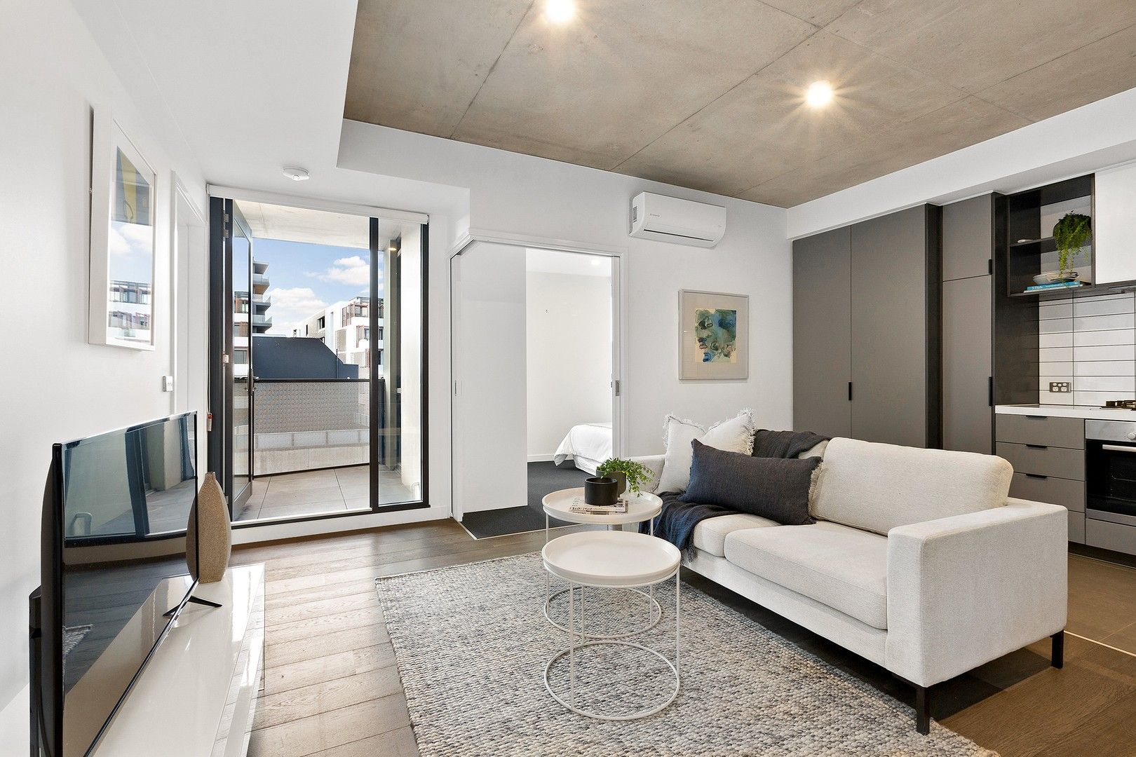 2 bedrooms Apartment / Unit / Flat in 405/196 St Kilda Road ST KILDA VIC, 3182