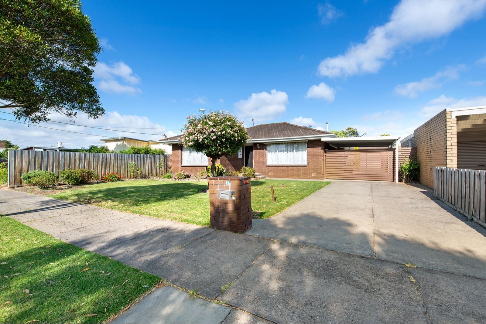 17 Weir Street, Sale VIC 3850, Image 1