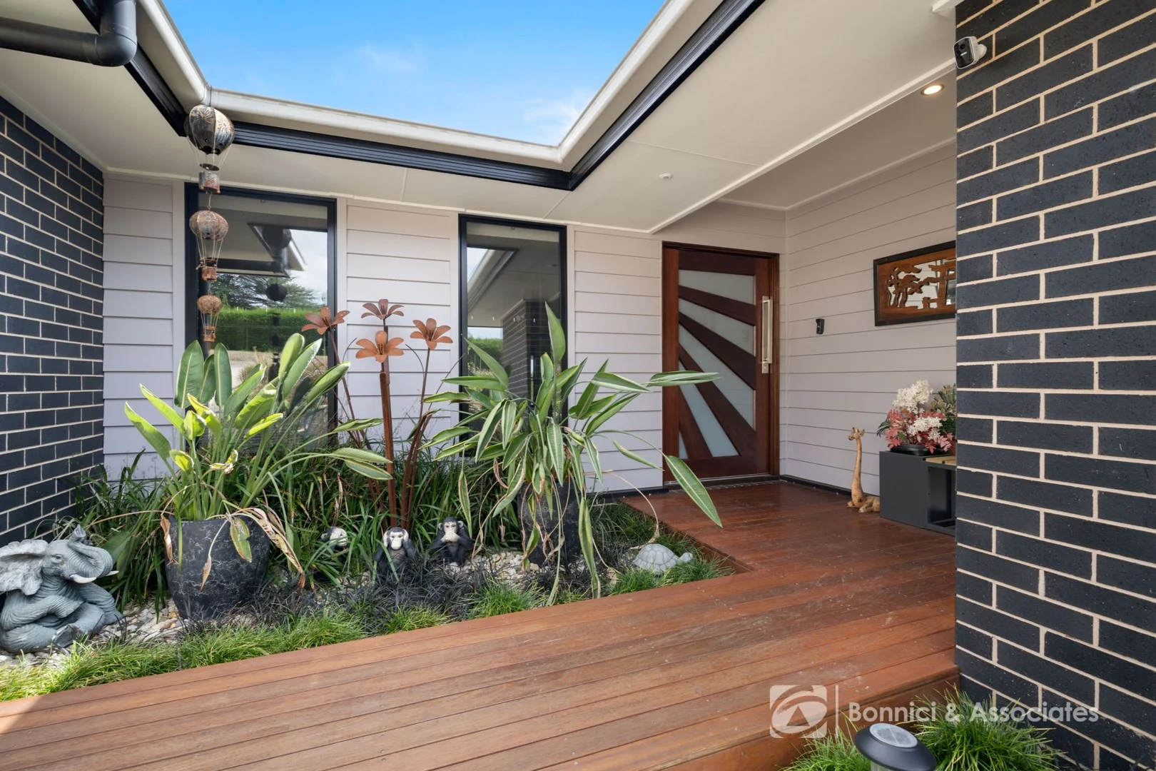 Additional image 2 of 18 Kerferd Road, Beechworth VIC 3747