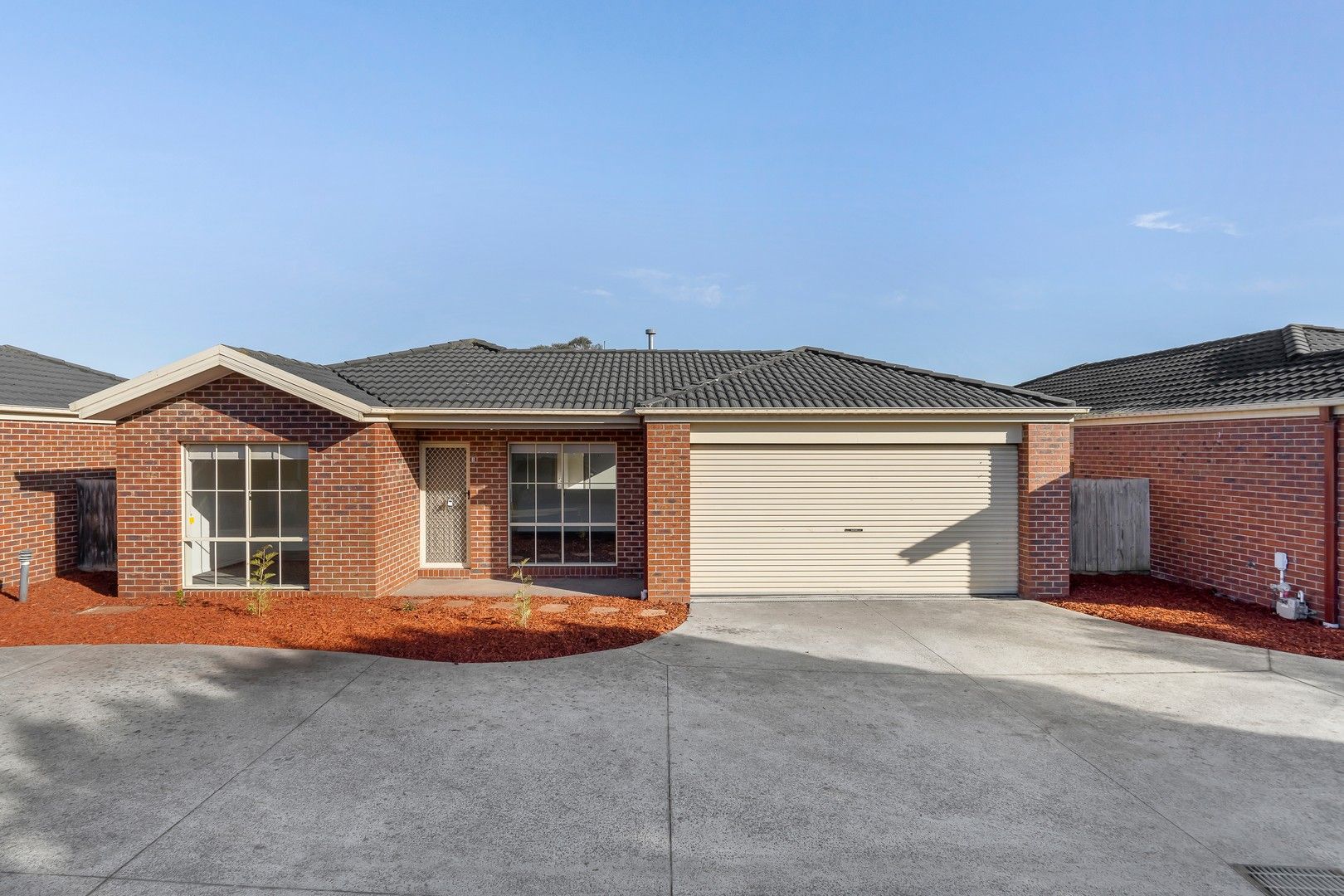 3 bedrooms Apartment / Unit / Flat in 3/49 Dartmoor Drive CRANBOURNE EAST VIC, 3977