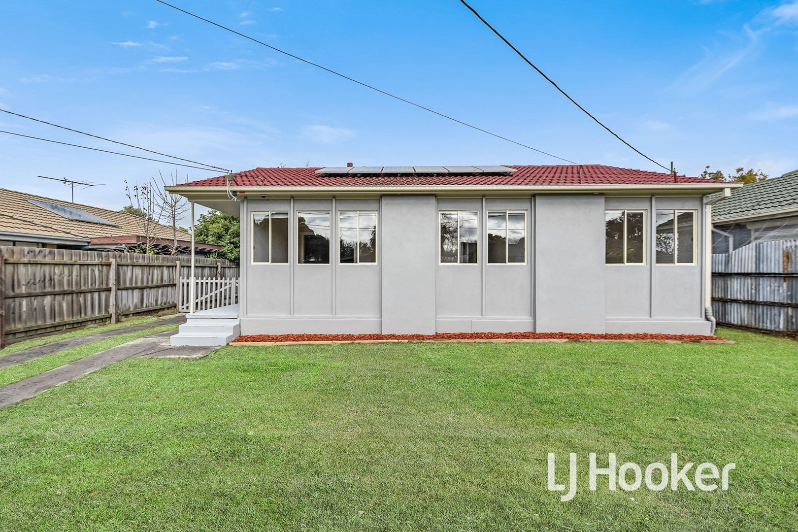 3 bedrooms House in 7 Banksia Street DOVETON VIC, 3177