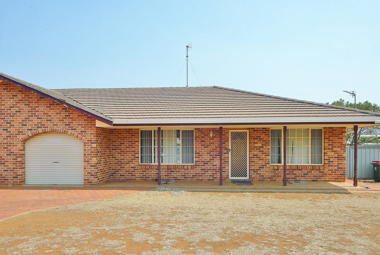 2 bedrooms Semi-Detached in 5 Clarence Way DUBBO NSW, 2830