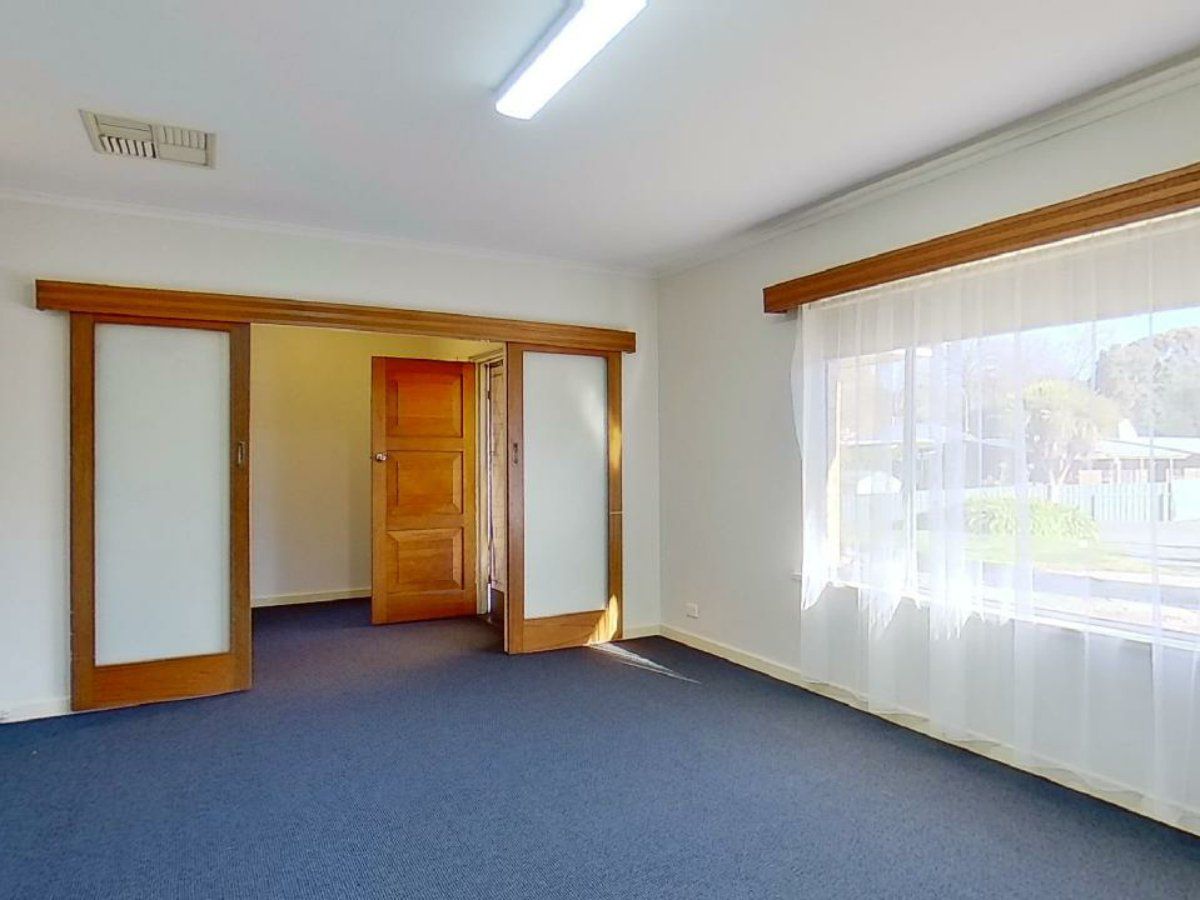 3 bedrooms House in 52A Adelaide Road MOUNT BARKER SA, 5251