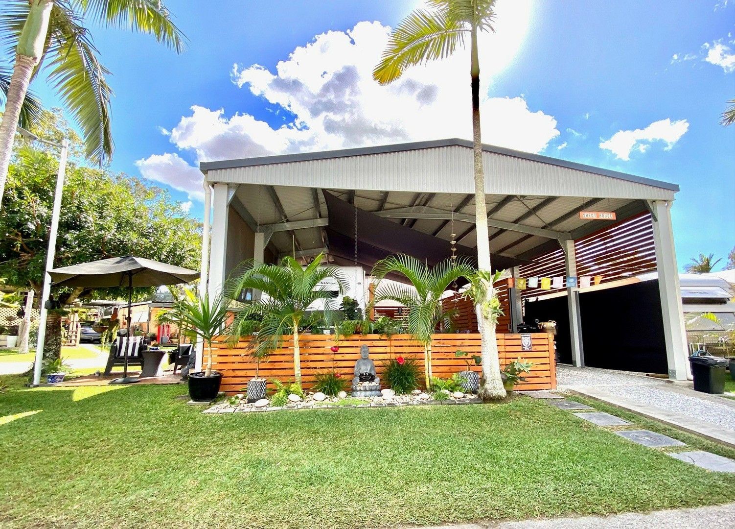 1 bedrooms Apartment / Unit / Flat in 43/1 Jacaranda Drive BOYNE ISLAND QLD, 4680