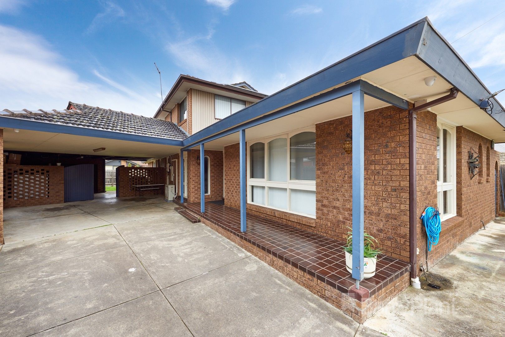 6 bedrooms House in 4 Wachter Court NOBLE PARK VIC, 3174