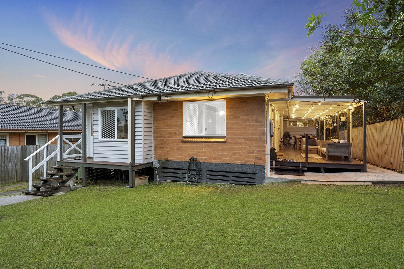 5 bedrooms House in 86 North Road WOODRIDGE QLD, 4114