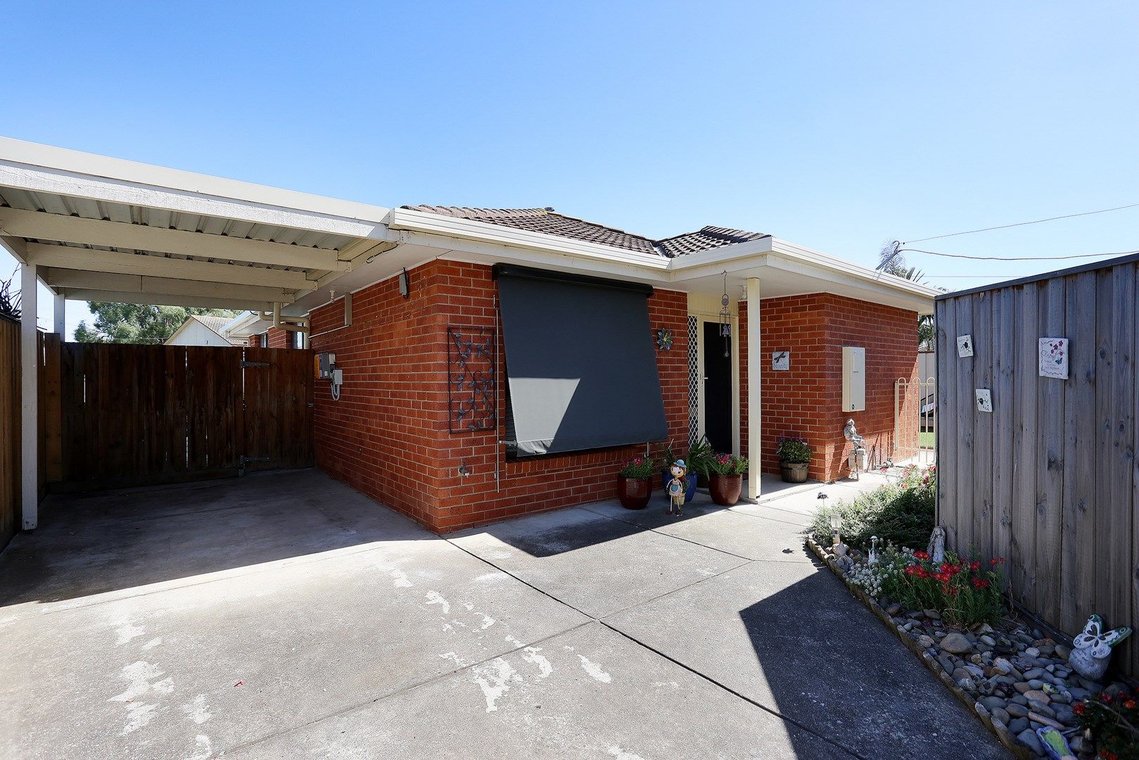 2/7 Pyalong Crescent, Dallas VIC 3047, Image 1