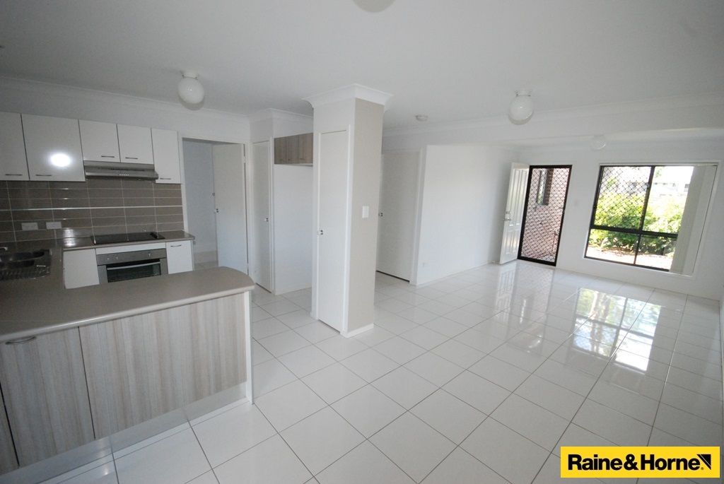 2/54 Outlook Place, Durack QLD 4077, Image 2