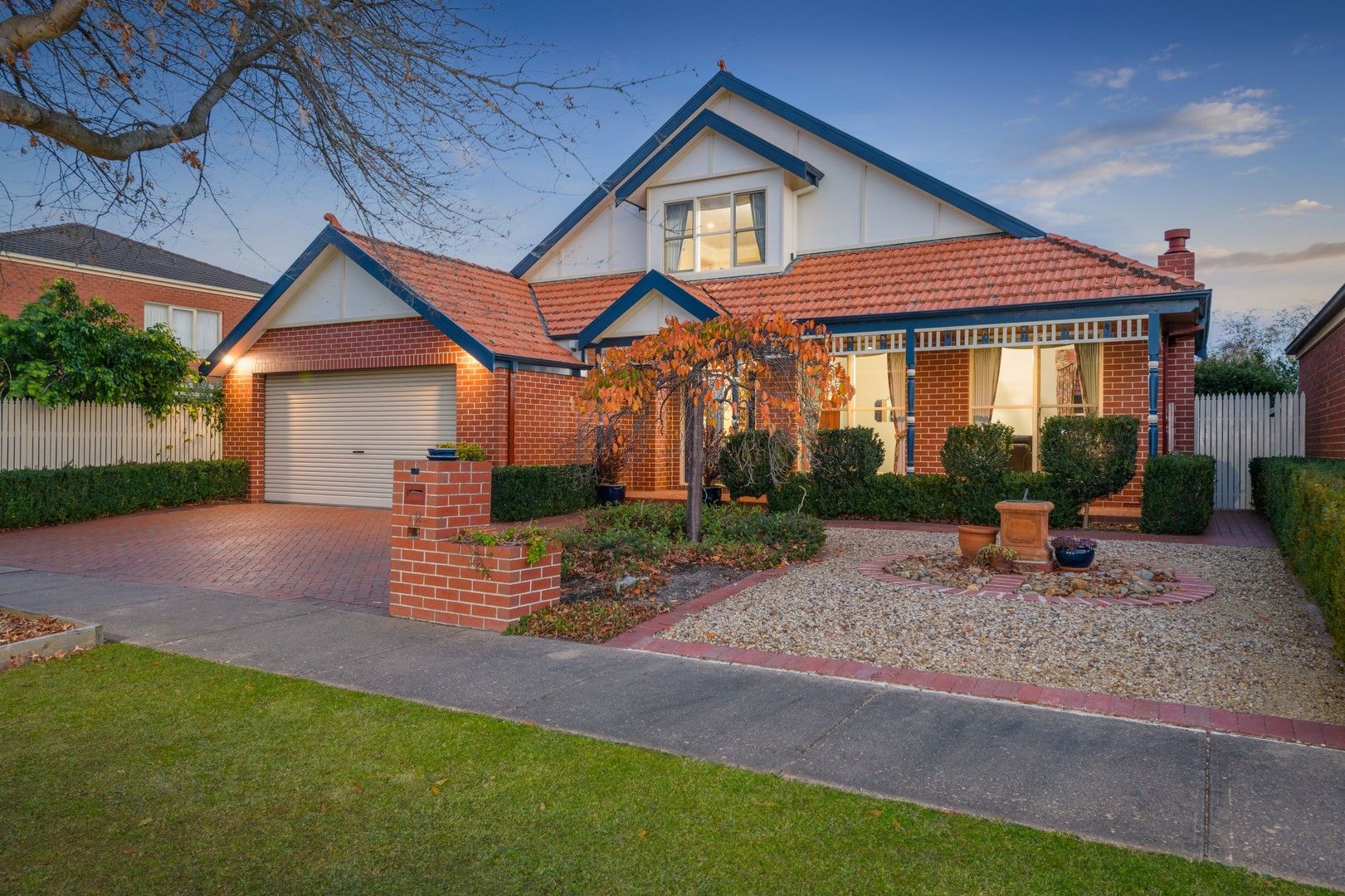 4 bedrooms House in 12 Timber Lane GLEN WAVERLEY VIC, 3150