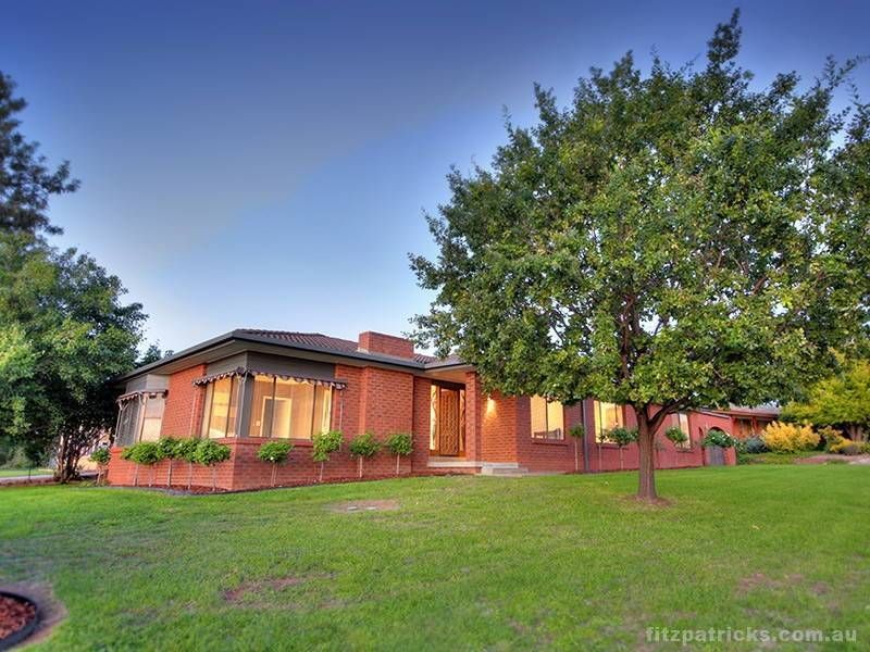 4 Eastlake Drive, Lake Albert NSW 2650, Image 0