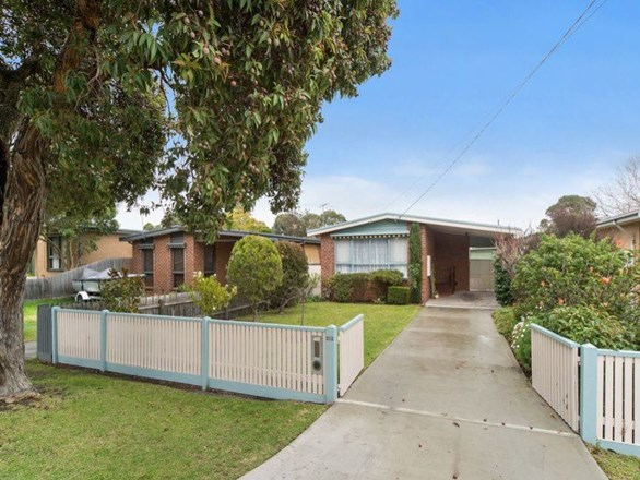 212 Ninth Avenue South, Rosebud VIC 3939