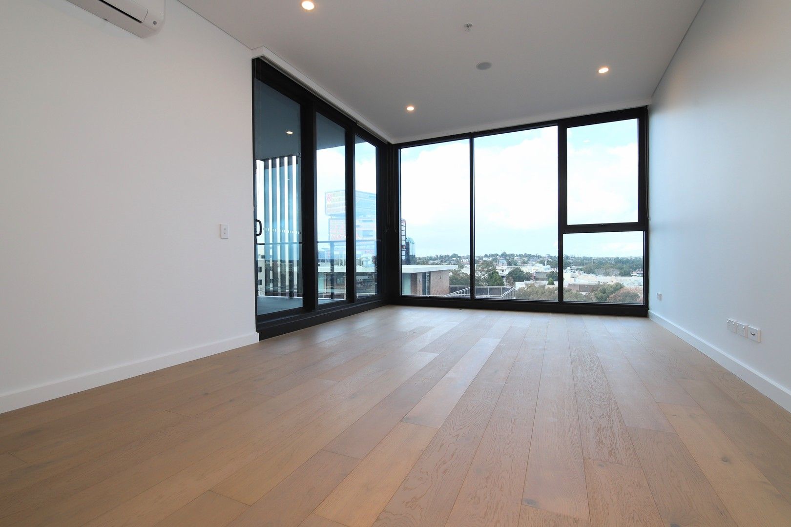 1 bedrooms House in 713/36 Kitchener Parade BANKSTOWN NSW, 2200
