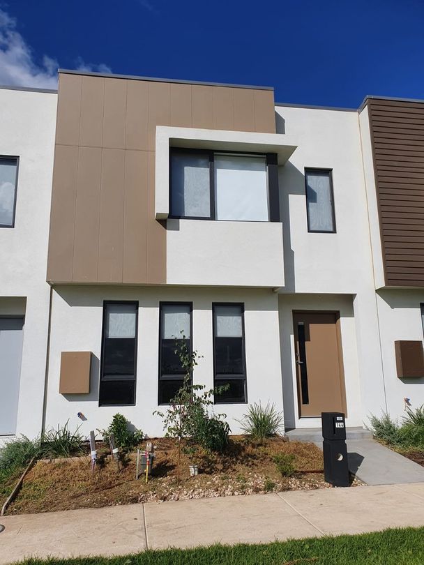 3 bedrooms House in 144 Vearings Road WOLLERT VIC, 3750