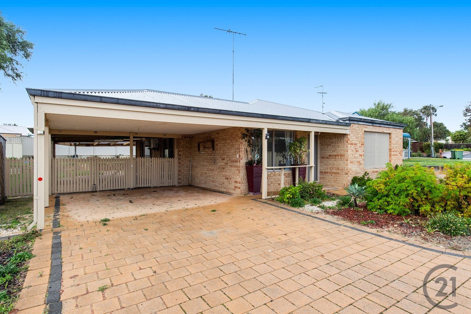 4 bedrooms Apartment / Unit / Flat in 19 Kennett Place DAWESVILLE WA, 6211