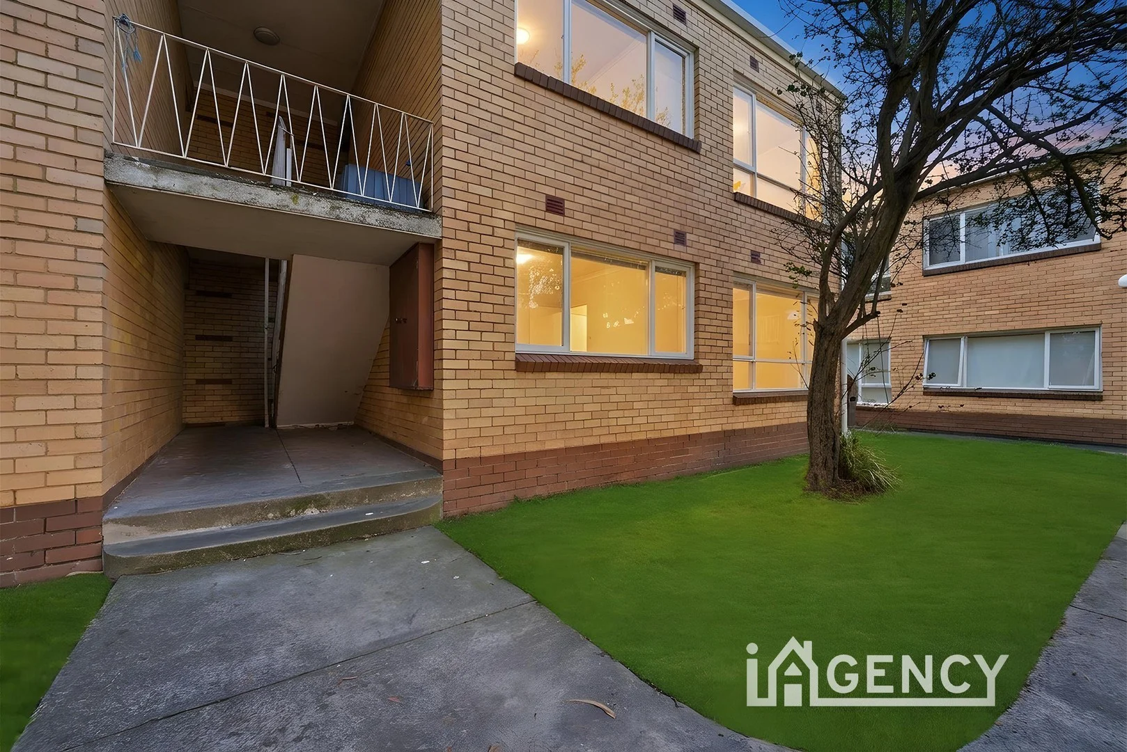 2/4-6 Manatunga Street, Clayton VIC 3168