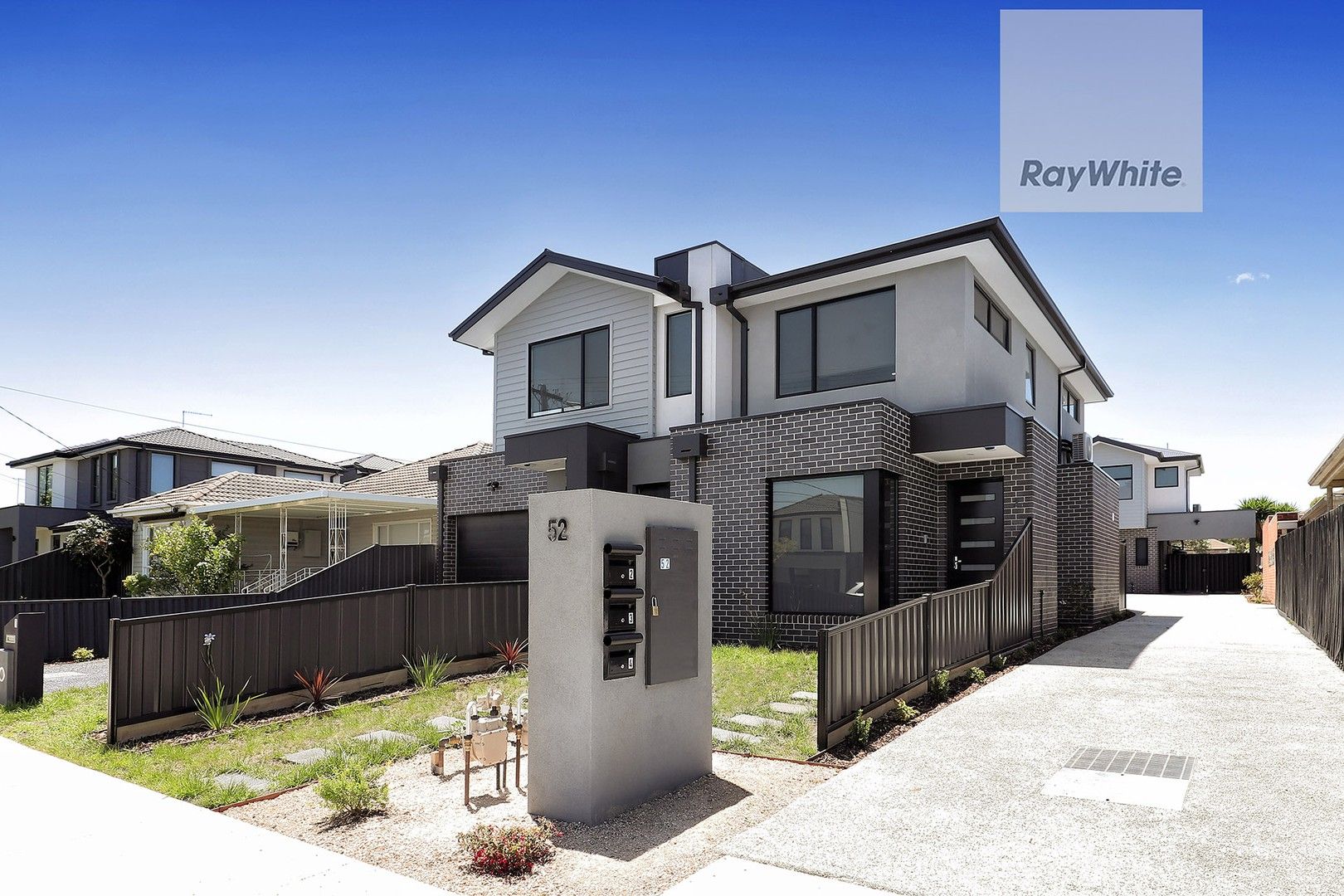 2 bedrooms Townhouse in 2/52 Gordon Street TULLAMARINE VIC, 3043