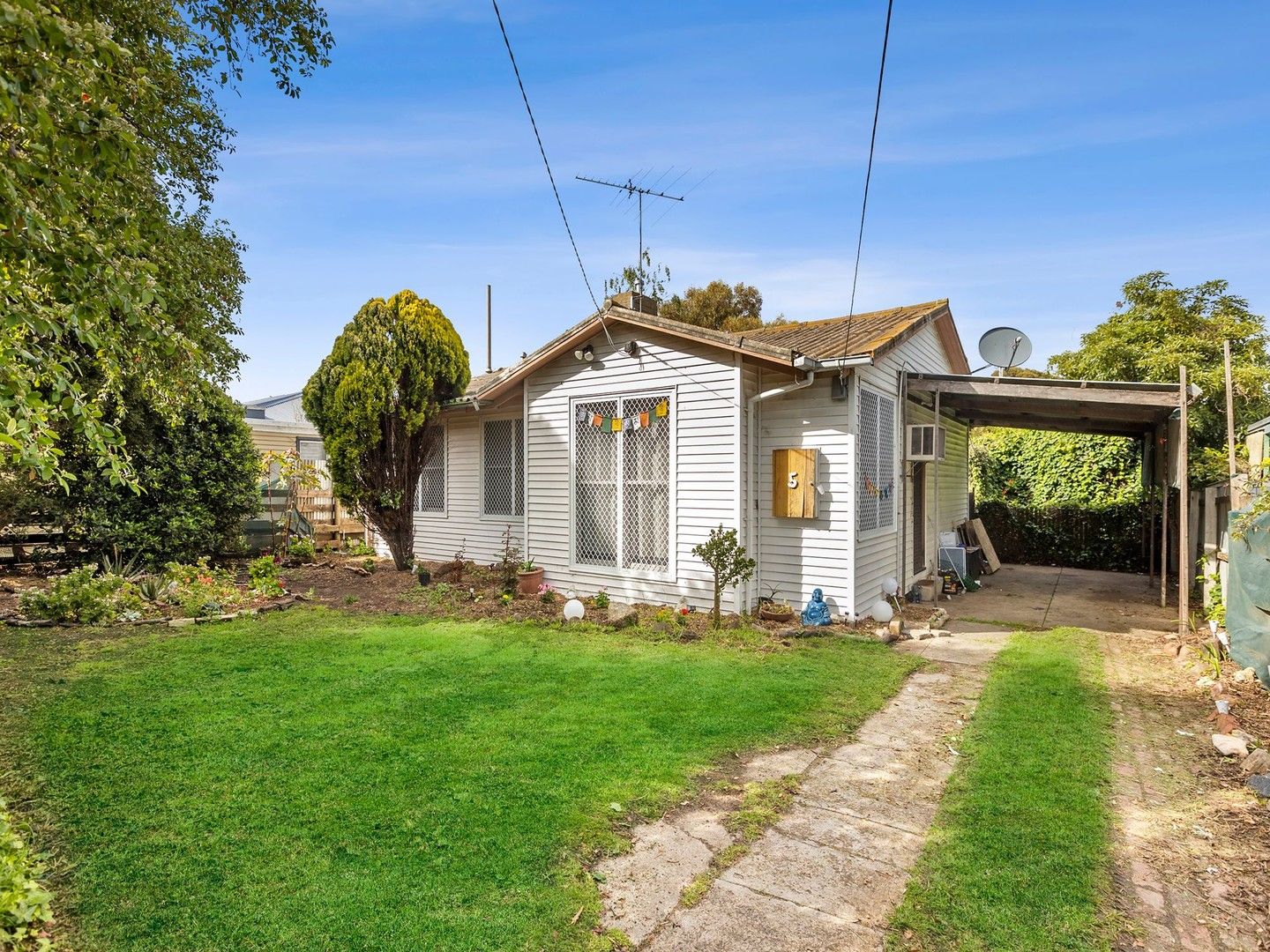 3 bedrooms House in 5 Warrawee Avenue NORLANE VIC, 3214