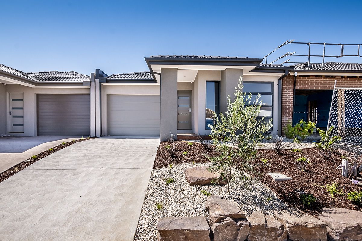 54 Walhallow Drive, Clyde North VIC 3978, Image 0