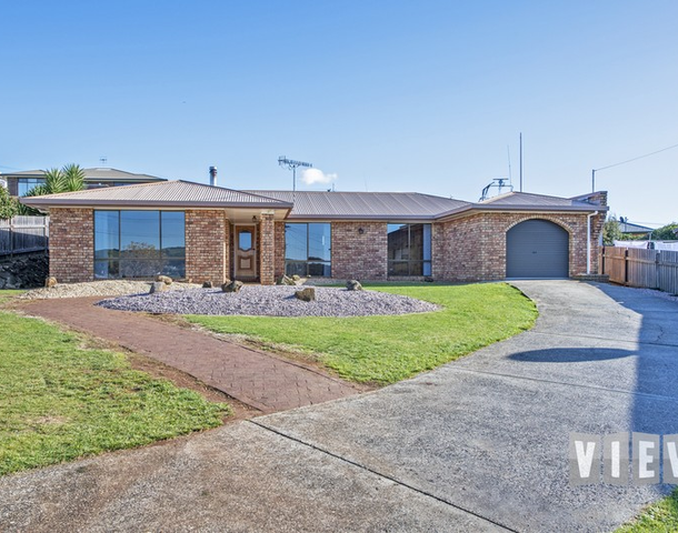 9 Gilmour Crescent, Somerset TAS 7322