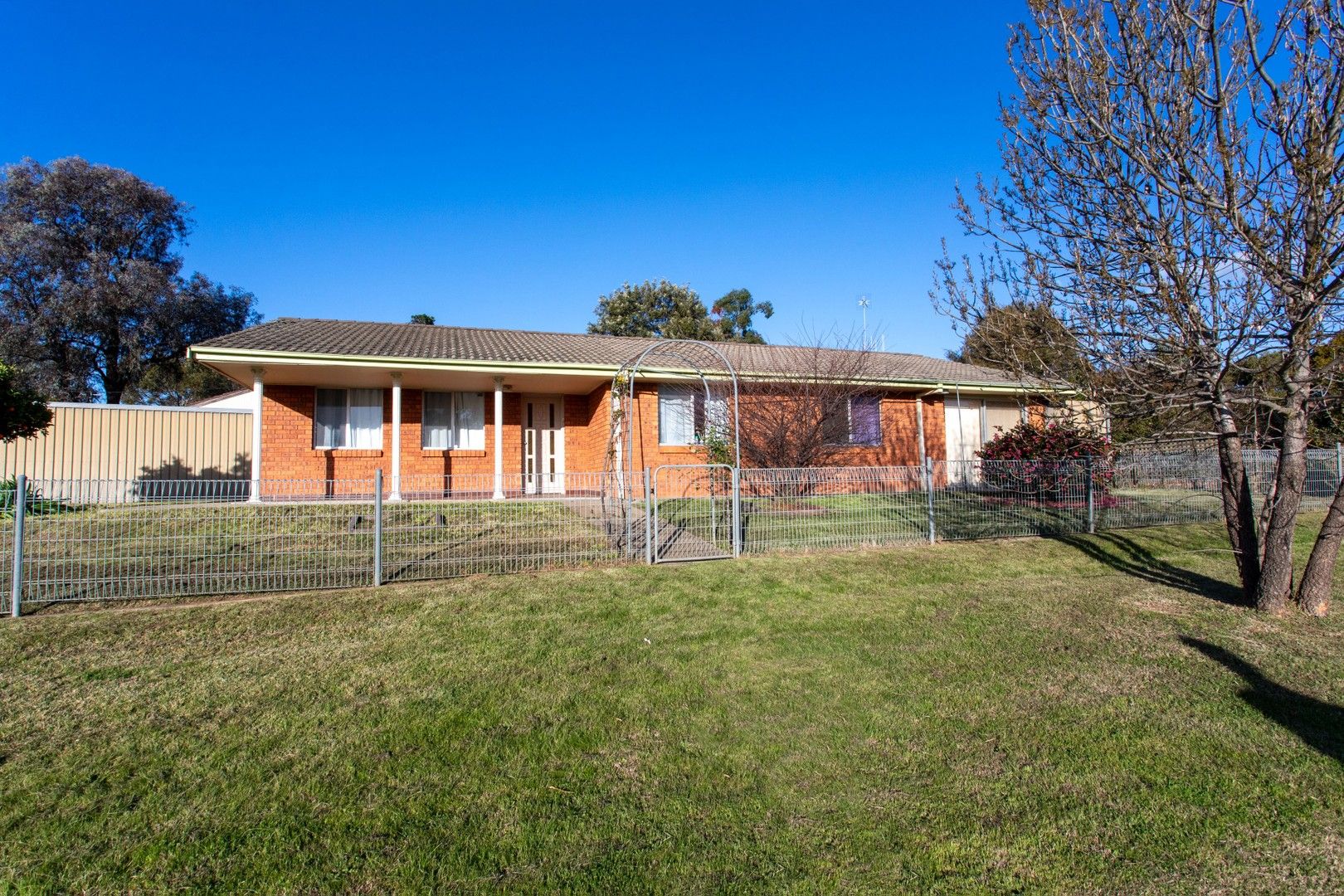 4 Pridham Street, Cowra NSW 2794 Domain