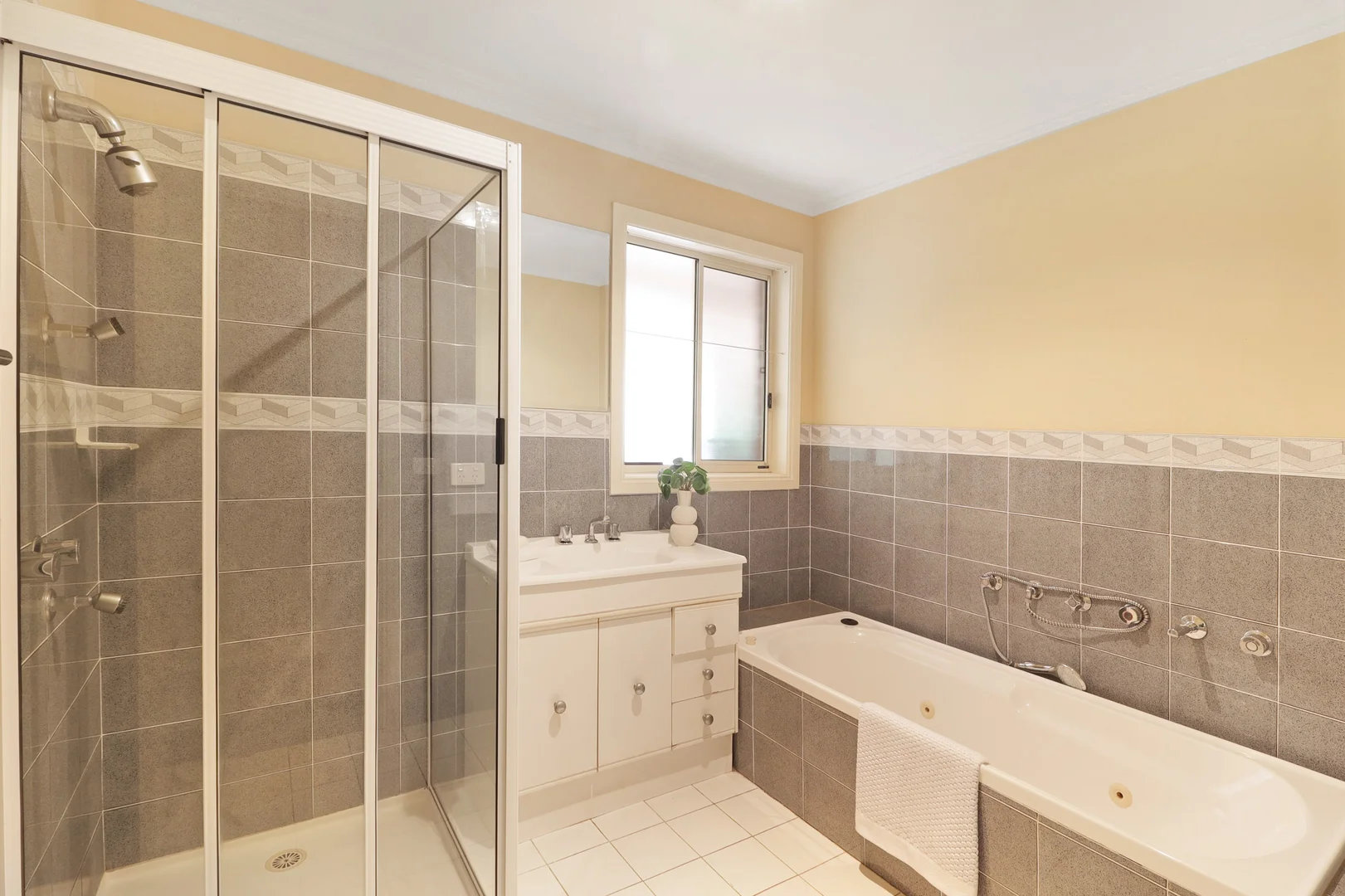 Additional image 9 of 6 Somerset Crescent, Mansfield VIC 3722