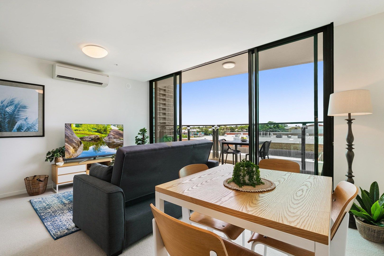 1 bedrooms Apartment / Unit / Flat in 301/37b Harbourside HAMILTON QLD, 4007