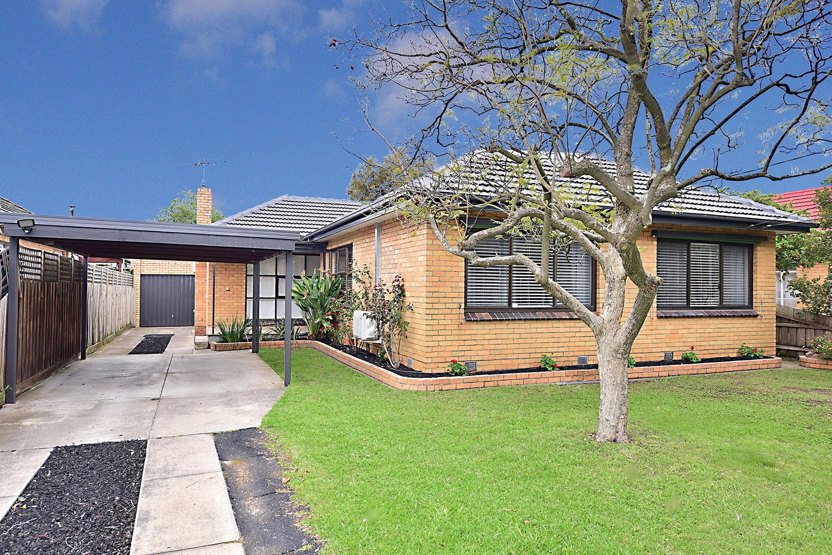 3 bedrooms House in 4 Leo Street BENTLEIGH EAST VIC, 3165