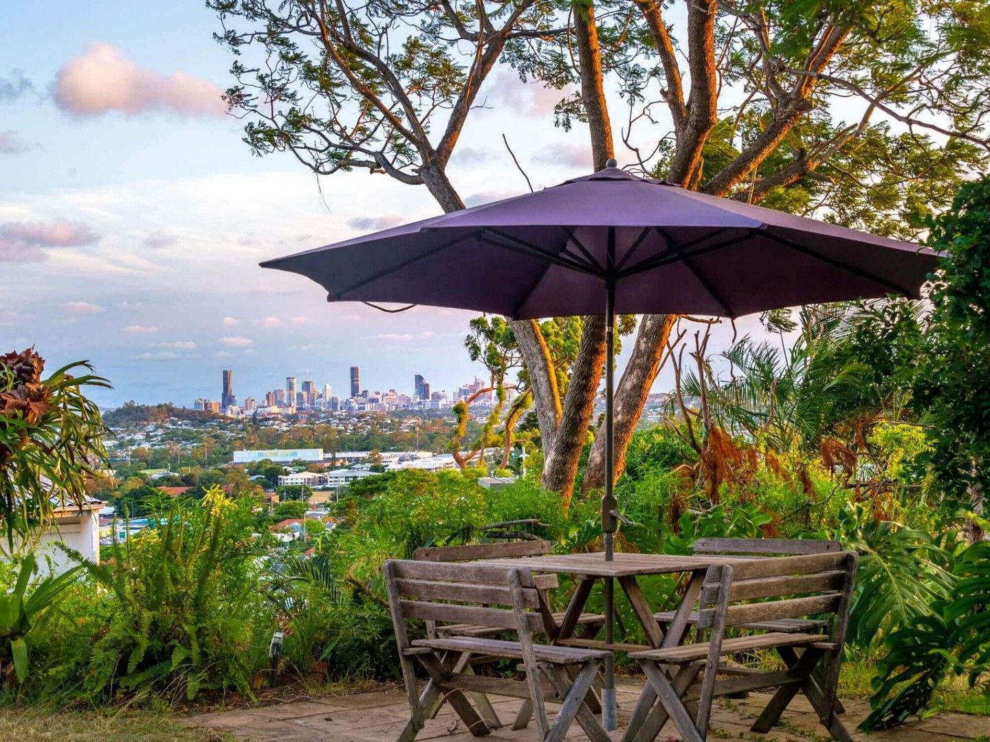 4 bedrooms House in  STAFFORD HEIGHTS QLD, 4053