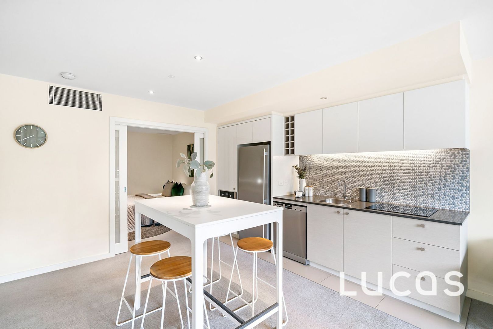 6H/8 Waterside Place, Docklands VIC 3008, Image 2